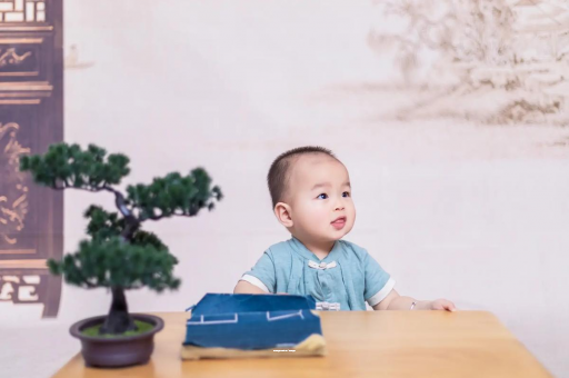 通辽宝宝喊肚子疼怎么回事